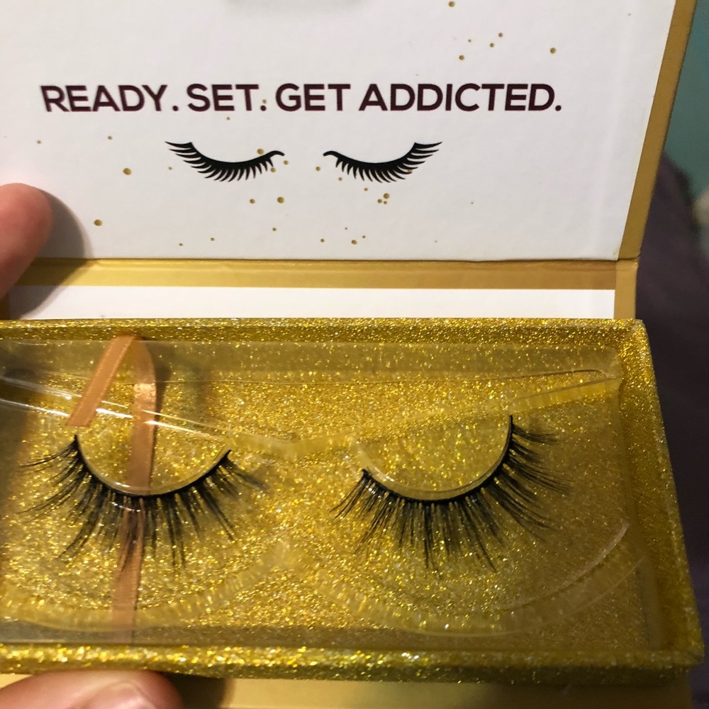 Lashaholic luxury eyelashes - Picture 2 of 2